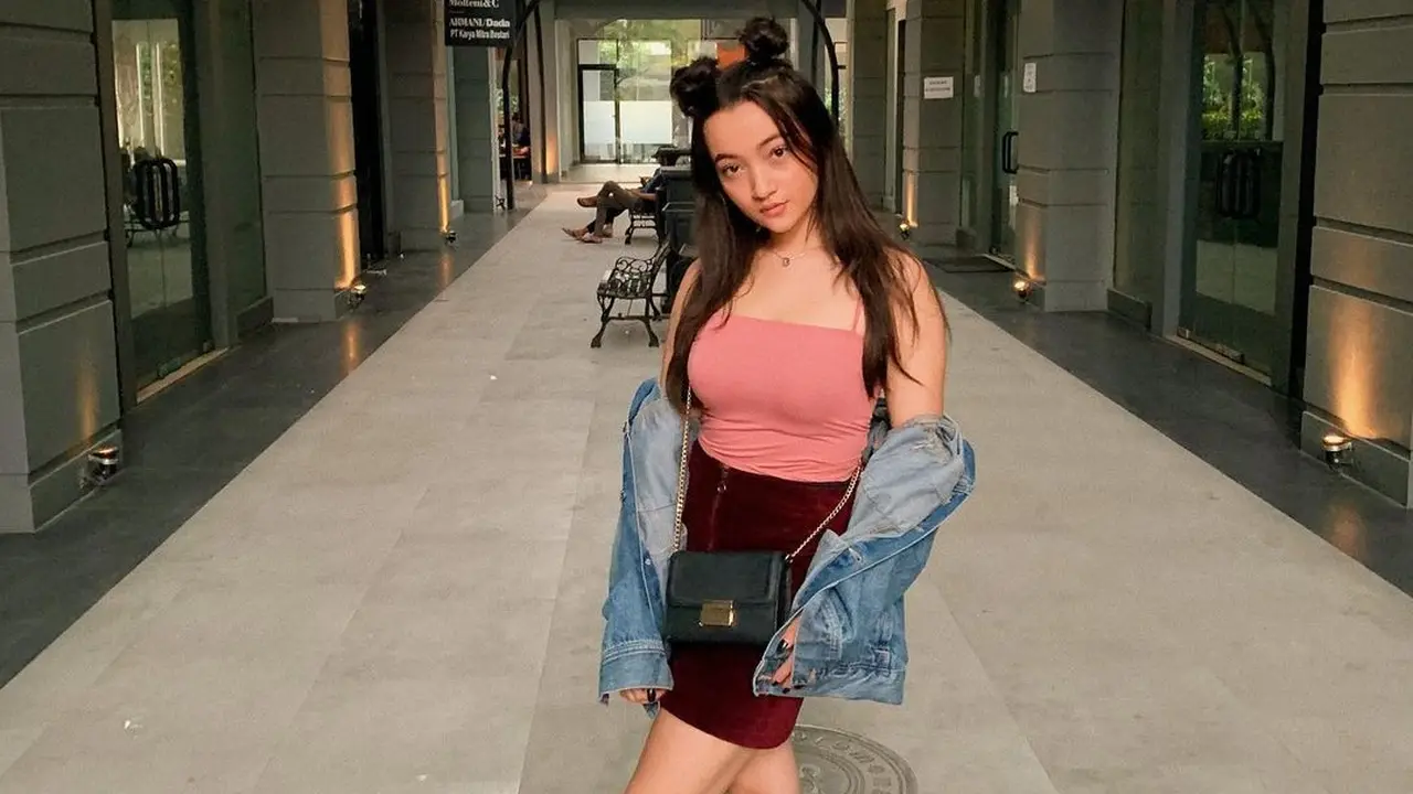 Outfit sederhana Megan Domani