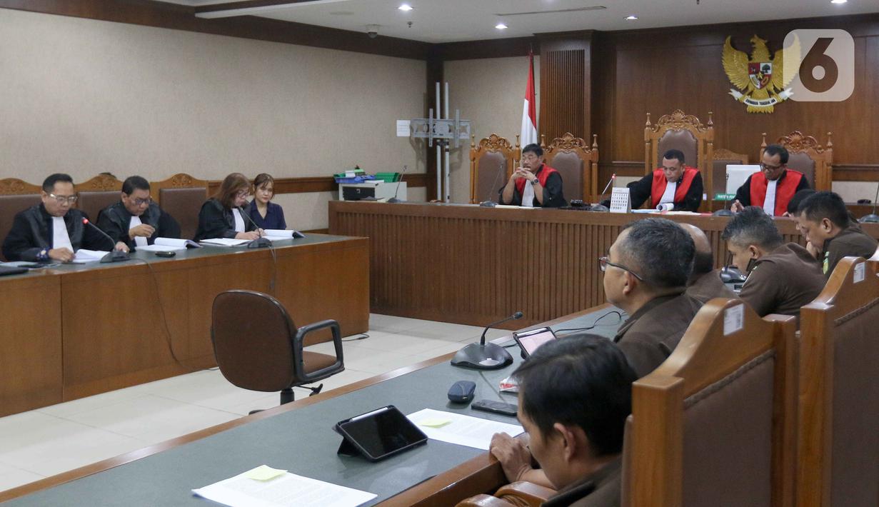 Namun, perlawanan hukumnya kandas dan dia tetap harus menjalani hukuman selama 20 tahun penjara. Pada Agustus 2024, Jessica Kumala Wongso mendapat pembebasan bersyarat. (Liputan6.com/Herman Zakharia)