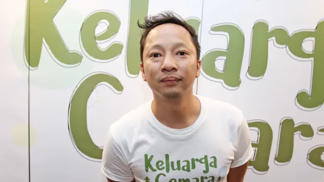 Ringgo Agus Rahman sebagai Abah di film Keluarga Cemara