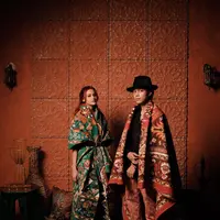 Bisma dan Andira Hadley baru-baru ini terlihat menjalani pemotretan bersama beberapa fotografer dari Bandung. [Instagram/sibisma]