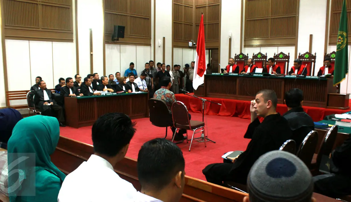 Suasana sidang ke-9 kasus dugaan penistaan agama yang dilakukan Basuki T Purnama di PN Jakarta Utara, Selasa (7/2). Sidang mendengarkan keterangan dua saksi fakta dan satu saksi ahli dari MUI. (Liputan6.com/Isra Triansyah/Pool)