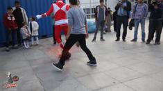 Inilah aksi Power Ranger saat menunjukan kemampuan mengolah si kulit bundar.