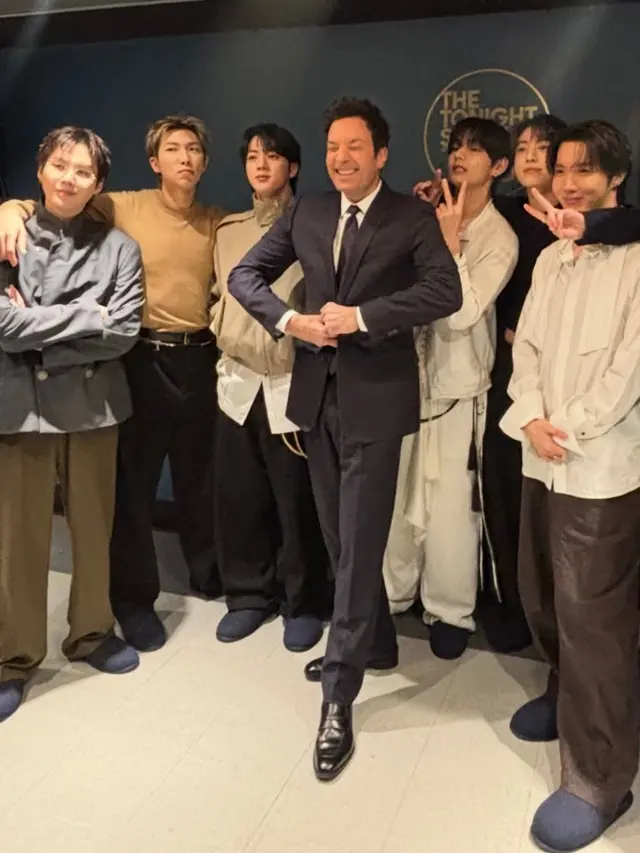 Suga  Tampilkan Sentuhan Korea di Acara Amerika Serikat. [@uarmyhope]