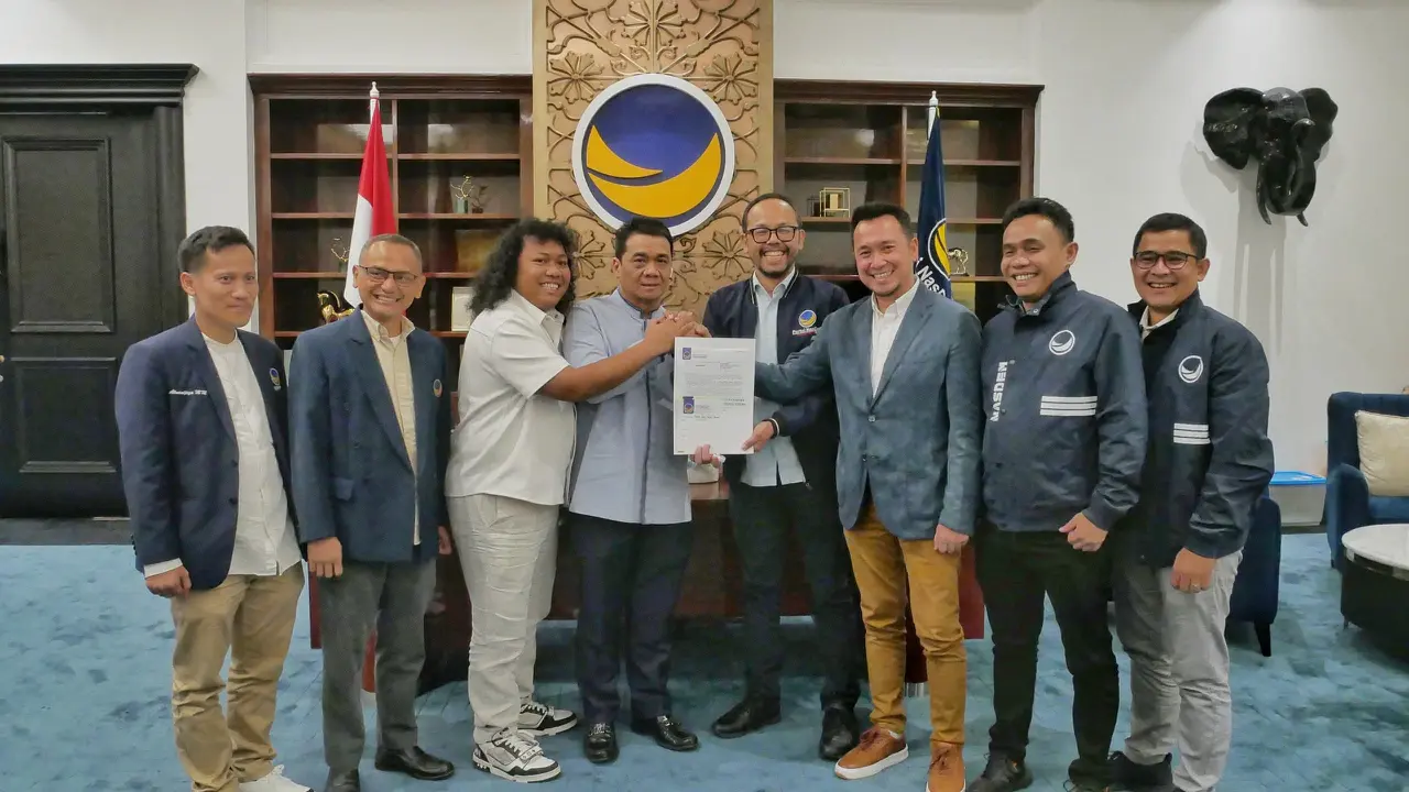 Partai NasDem memberikan surat rekomendasi kepada Ahmad Riza Patria dan Marshel Widianto untuk Pemilihan Wali Kota Tangerang Selatan atau Pilwakot Tangsel.