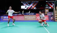 Ganda putra Indonesia Fajar Alfian/Nikolaus Joaquin mengalahkan Peeratchai Sukphun/Pakkapon Teeraratsakul dari Thailand19-21, 21-17, dan 25-23 pada laga partai keempat Grup D Piala Thomas 2026 di Forum Horsens, Denmark, Minggu (26/4). (foto: PBSI)