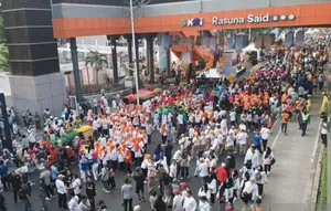 Sejumlah warga melakukan kegiatan saat Hari Bebas Kendaraan Bermotor (HBKB) atau Car Free Day (CFD) di kawasan Rasuna Said, Jakarta Selatan, Minggu 10 Mei 2026. (Antara)