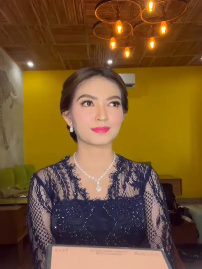 Pesona Cantik Selvi Ananda Kenakan Kebaya, Tidak Kalah dengan Adik Ipar Erina Gudono