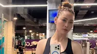 Pedangdut Inul Daratista peduli kesehatan. Sang Ratu Ngebor ini diketahui menekuni olahraga yoga hingga rajin melatih fisik di sasana atau tempat gym. (Foto: Dok. Instagram @inul.d)