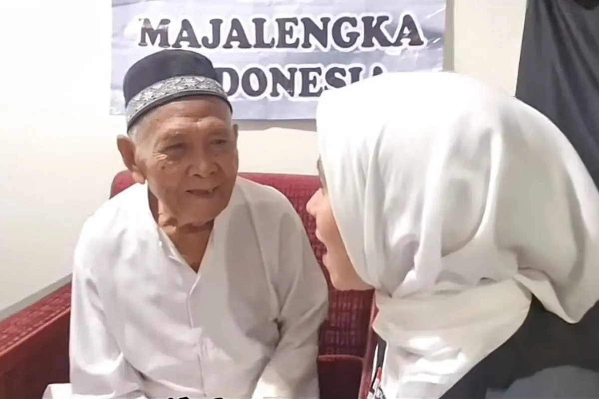 Abah Juhani, jemaah haji asal Majalengka Indonesia yang lupa kasih makan ayam tetap ingat lirik lagu