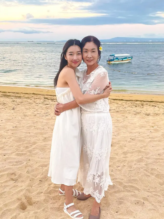 Resepsi Pernikahan Sunny Dahye (Instagram @sunnydahye)