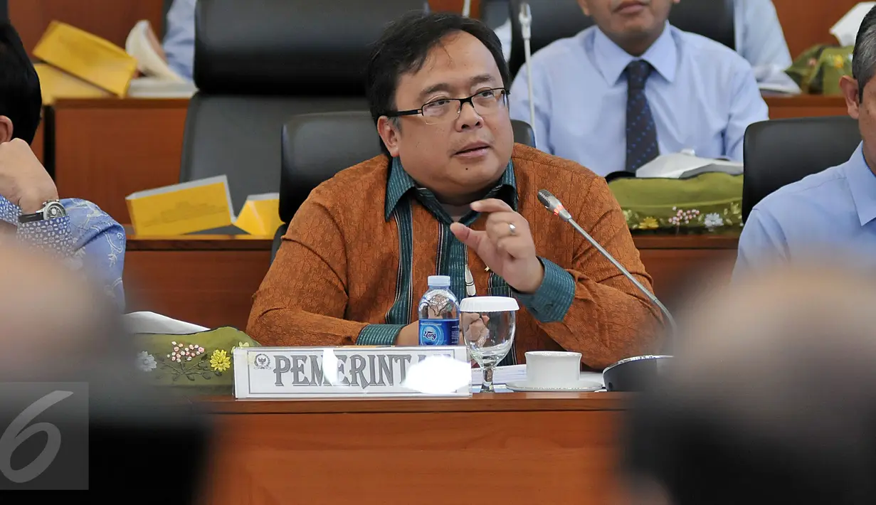 Menkeu Bambang Brodjonegoro ketika mengikuti rapat kerja dengan Badan Anggaran (Banggar) DPR RI di Kompleks Parlemen, Senayan, Jakarta (17/2). Rapat tersebut membahas situasi perekonomian 2015 dan proyeksi perekonomian pada 2016. (Liputan6.com/JohanTallo)