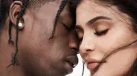 Kylie Jenner membuat publik bertanya-tanya akan status hubungannya dengan Travis Scott. (Instagram/kyliejenner)
