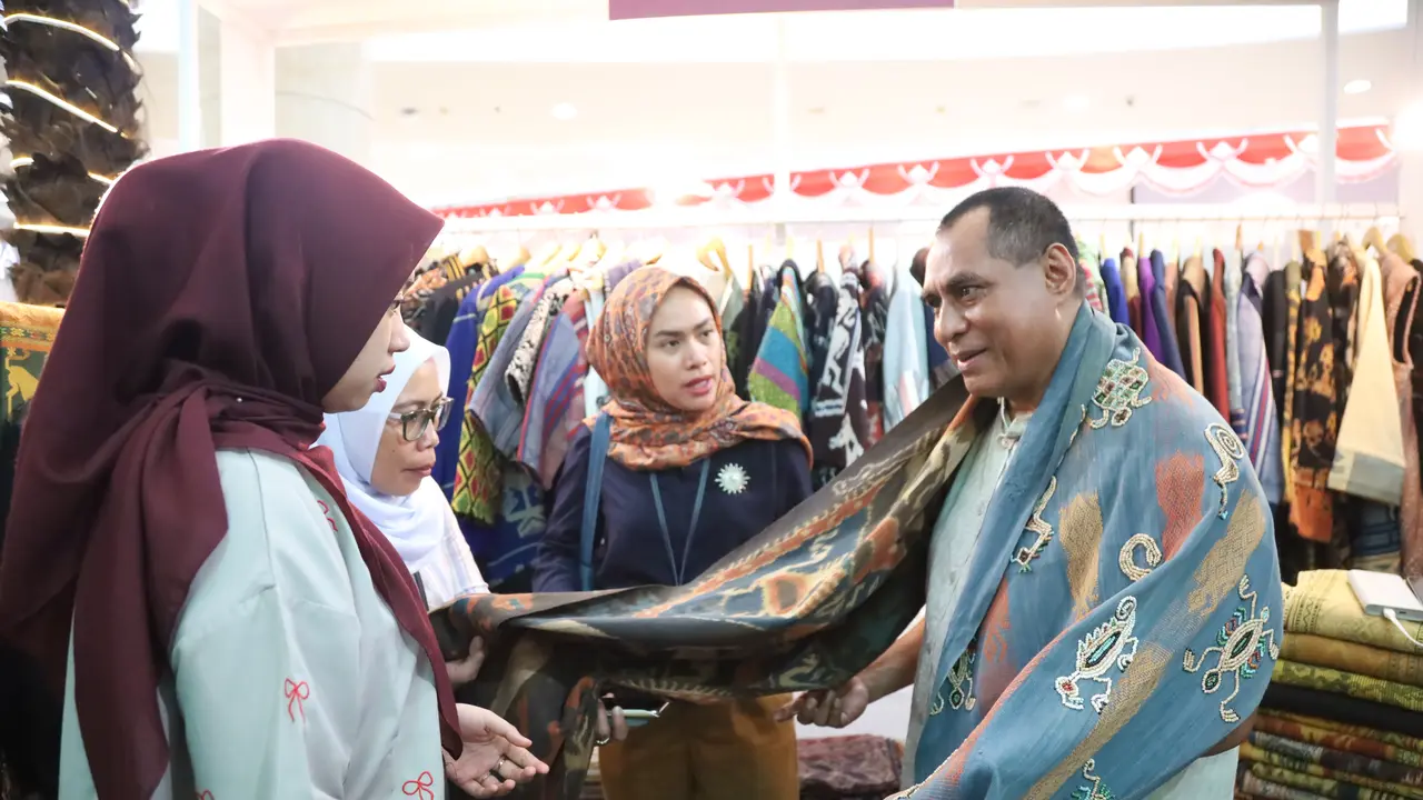 KAI Perkuat Komitmen SDGs Lewat Keikutsertaan di Parade Wastra Nusantara 2025