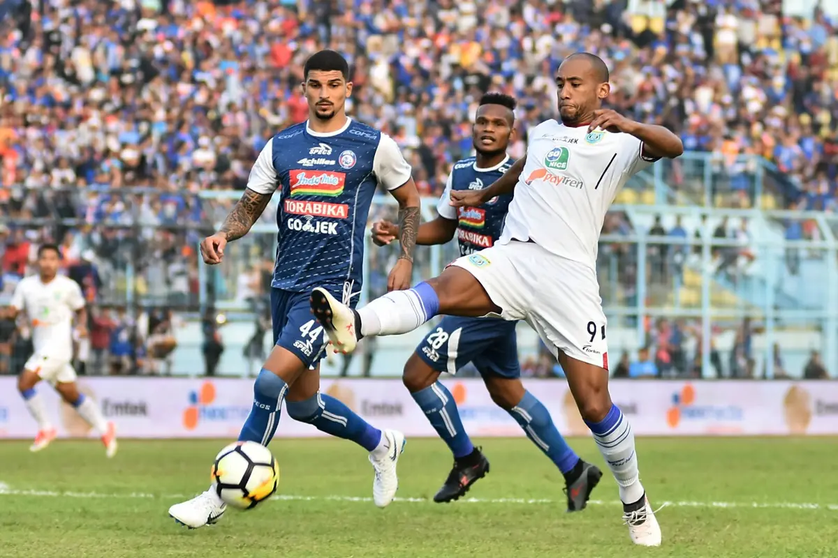 Persela Lamongan, Loris Arnaud