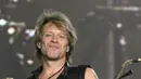 Pihak penyelenggara memastikan akan banyak kejutan yang ada pada penampilan Jon Bon Jovi dan kawan-kawan di atas panggung konser mereka. (Bintang/EPA)