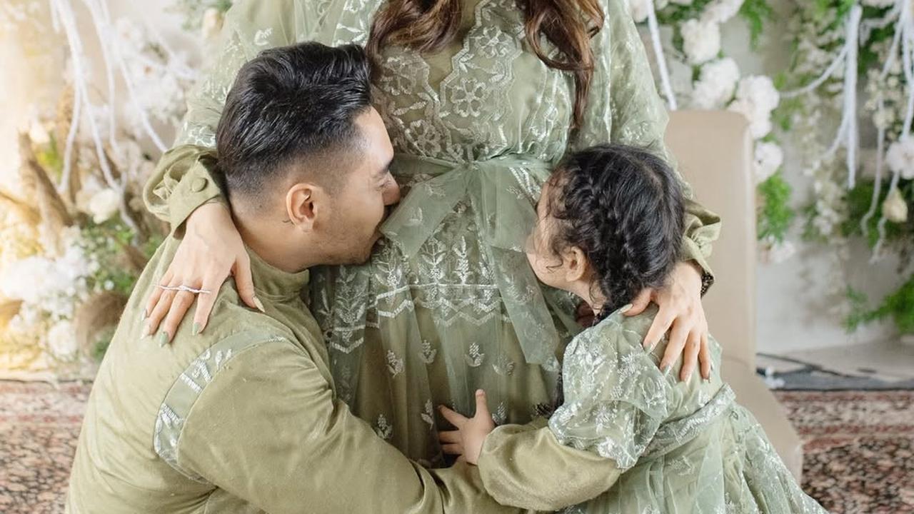 Potret Tasyakuran 4 Bulanan Kehamilan Siti Badriah, Bernuansa Serba Hijau