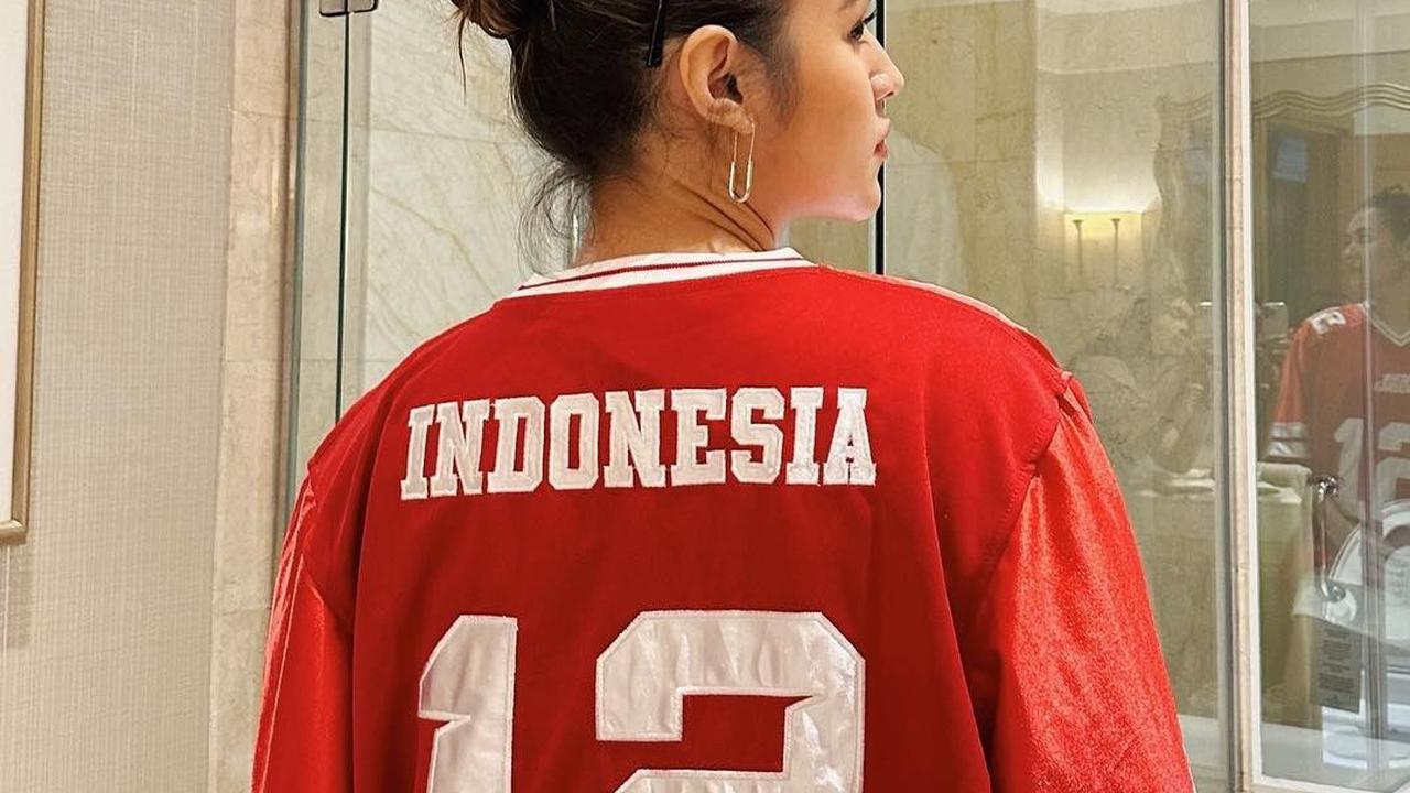 Potret Raisa saat Menyaksikan Laga Timnas Indonesia vs Australia