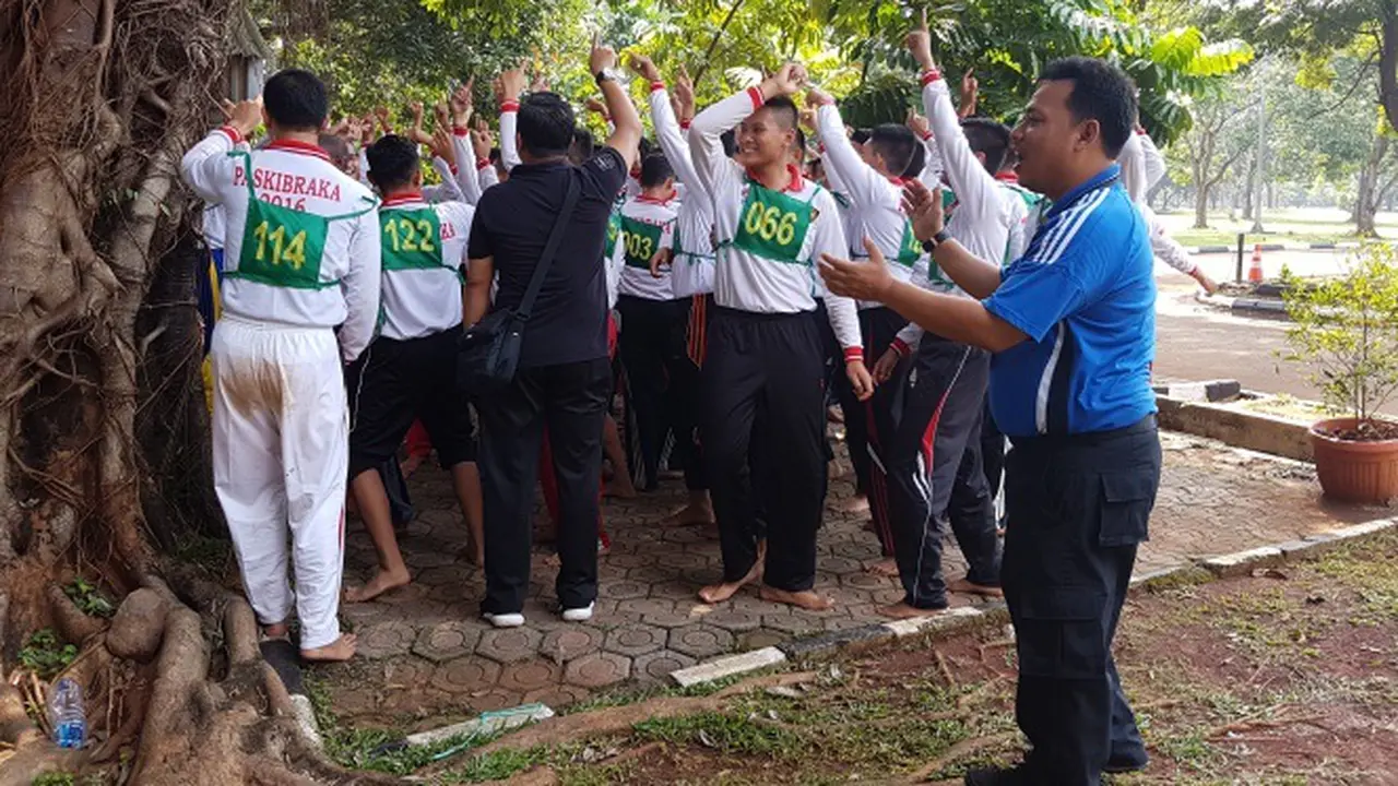 Karaoke Massal dan Stand Up Comedy ala Paskibraka di Tengah Ujian
