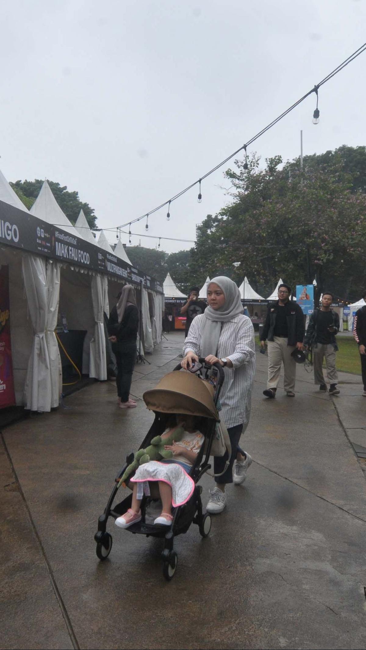 Selain itu, TikTok Food Fest 2024 juga menghadirkan berbagai merchan ternama, di antaranya&nbsp;Yoshinoya, Xing Fu Tang, Kokumi, Eatlah, dan masih banyak lagi.&nbsp;Merdeka.com/Imam Buhori