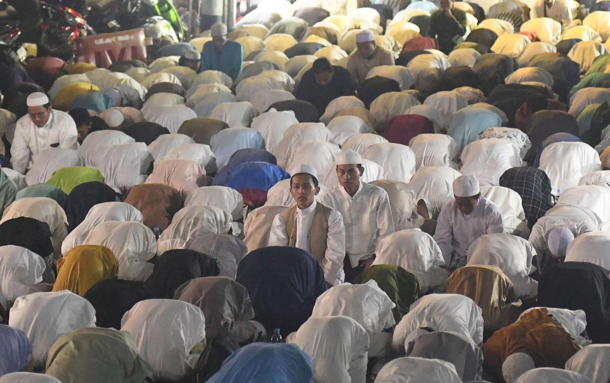 Ribuan jemaah berburu malam Lailatul Qadar di Bogor