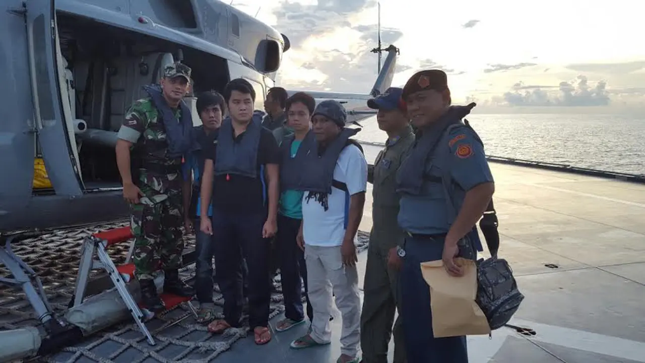20160513-Penjemputan-4-Eks-Sandera-Abu-Sayyaf-Balikpapan