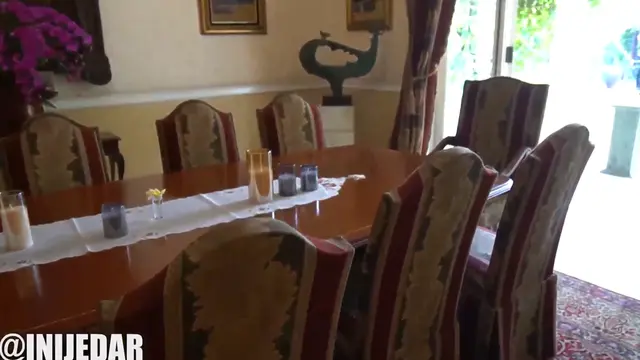 Potret Ruang Makan Rumah Nia Ramadhani
