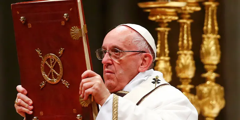 201612225-Misa-Natal-Italia-Paus-Fransiskus-Reuters