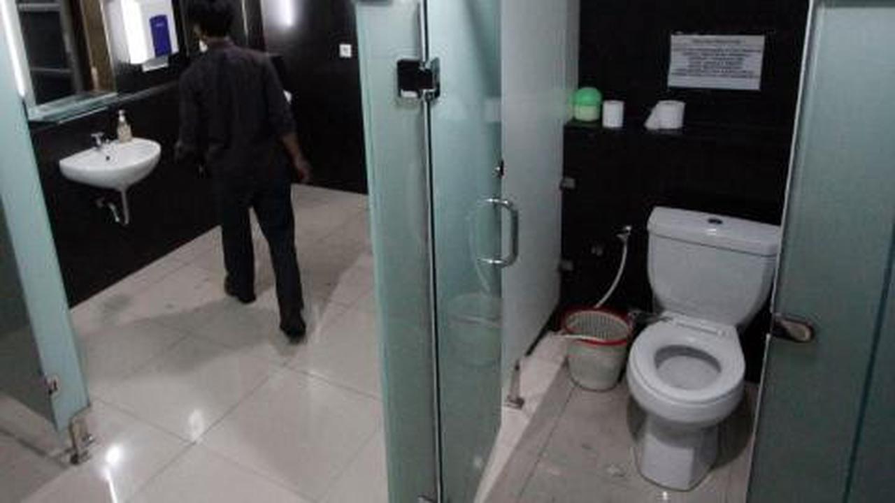 Hukum menahan buang air besar saat puasa