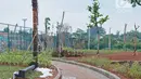 Suasana area jogging track di Proyek pembangunan alun-alun kota Depok, Jawa Barat, Rabu (9/1). Proyek pembangunan alun-alun kota Depok Tahap pertama seluas 1,8 hektare dengan biaya Rp32 miliar. (Liputan6.com/Herman Zakharia)