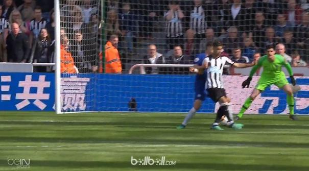 Chelsea menelan kekalahan telak di kandang Newcastle United dalam pertandingan pekan terakhir Liga Inggris, Minggu (13/5). Dwight ...