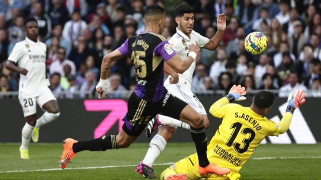 Foto: King Benzema Cetak Hattrick, Madrid Libas Real Valladolid Enam Gol