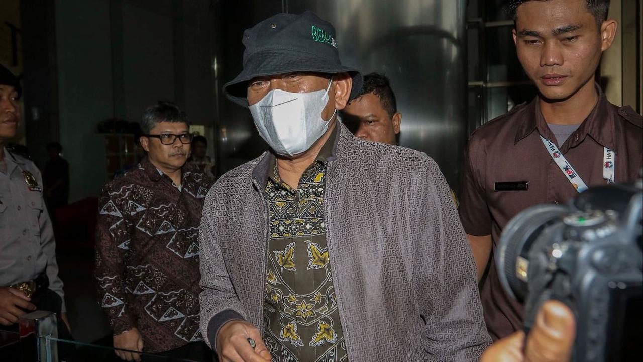 Dua Kali Mangkir