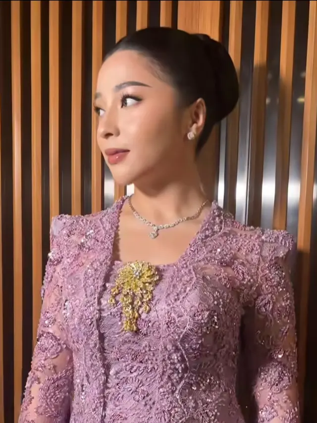 Nikita Willy Pakai Kebaya