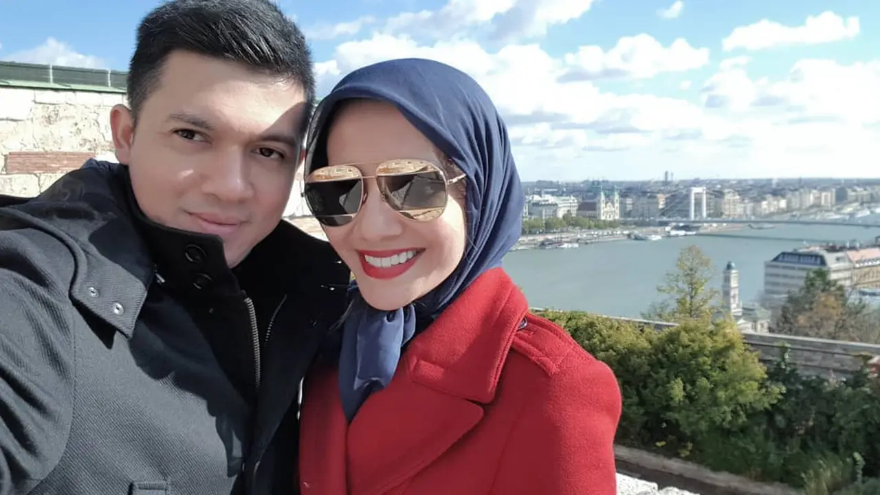 [Bintang] Irwansyah dan Zaskia Sungkar
