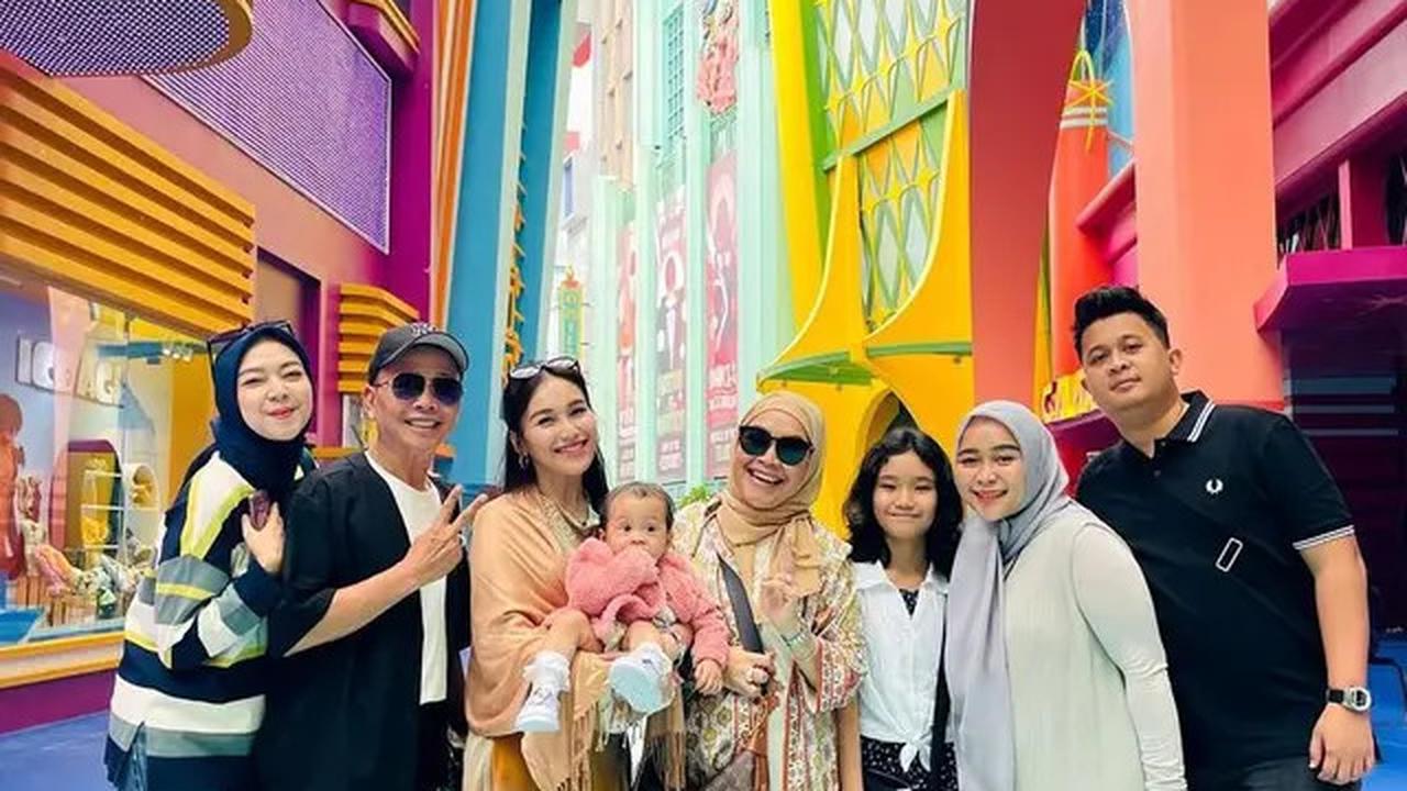 7 Potret Kenangan Ayu Ting Ting Bareng Beby Zoltan, Keponakan yang Baru Saja Meninggal