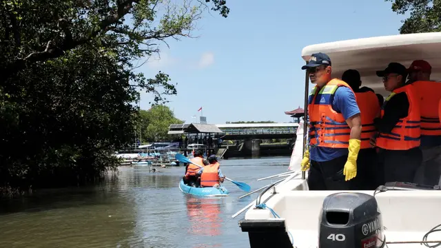 Menko AHY meninjau langsung progres proyek breakwater di Pantai Kuta