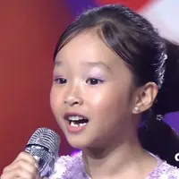 Thalia unjuk bakat bernyanyi saat memeriahkan ulang tahun Indosiar ke-27 kemarin.