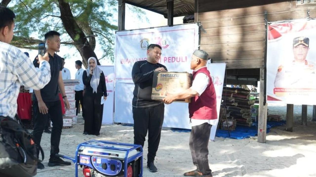 Pererat Sinergi, Polda Sulsel dan Pemkot Makassar Salurkan Bantuan di Pulau Lanjukang