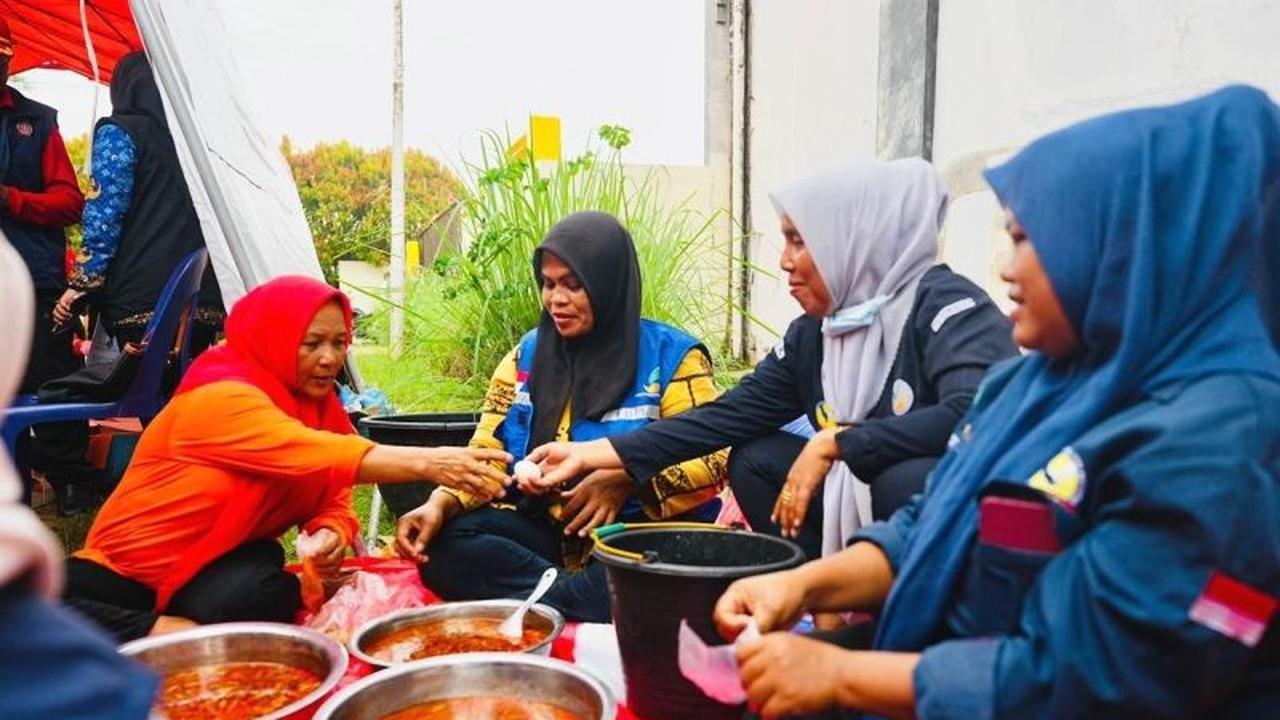 Kemensos Salurkan Makanan Sumatra: Ratusan Ribu Porsi Disalurkan Setiap Hari untuk Korban Banjir
