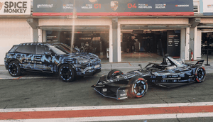 Cayenne Electric terbaru menggunakan teknologi inovatif yang langsung berasal dari mobil balap 99X Electric yang memenangkan gelar juara (Porsche)