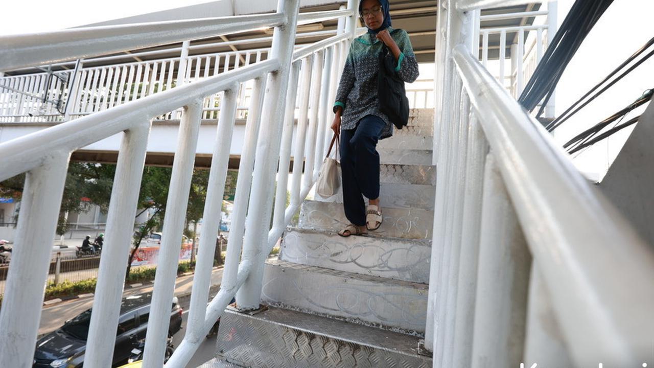 Potret Jembatan Penyebrangan Daan Mogot yang Tangganya Dicuri Kini Sudah Diperbaiki, Sudah Aman Digunakan