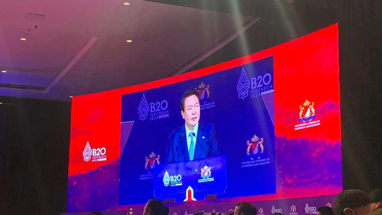 Presiden Korea Selatan Yoon suk-yeol menghadiri KTT B20 yang digagas oleh Kadin di BNDCC pada Senin (14/11/2022). (Liputan6/Benedikta Miranti)
