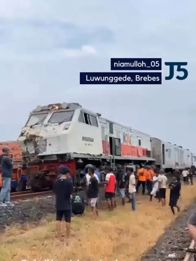 Kereta Api (KA) Manahan relasi Solo Bapalan-Gambir mengalami anjlok di Km 261+2 petak jalan antara stasiun Ketanggungan - Ciledug, Brebes. (Dok KAI)