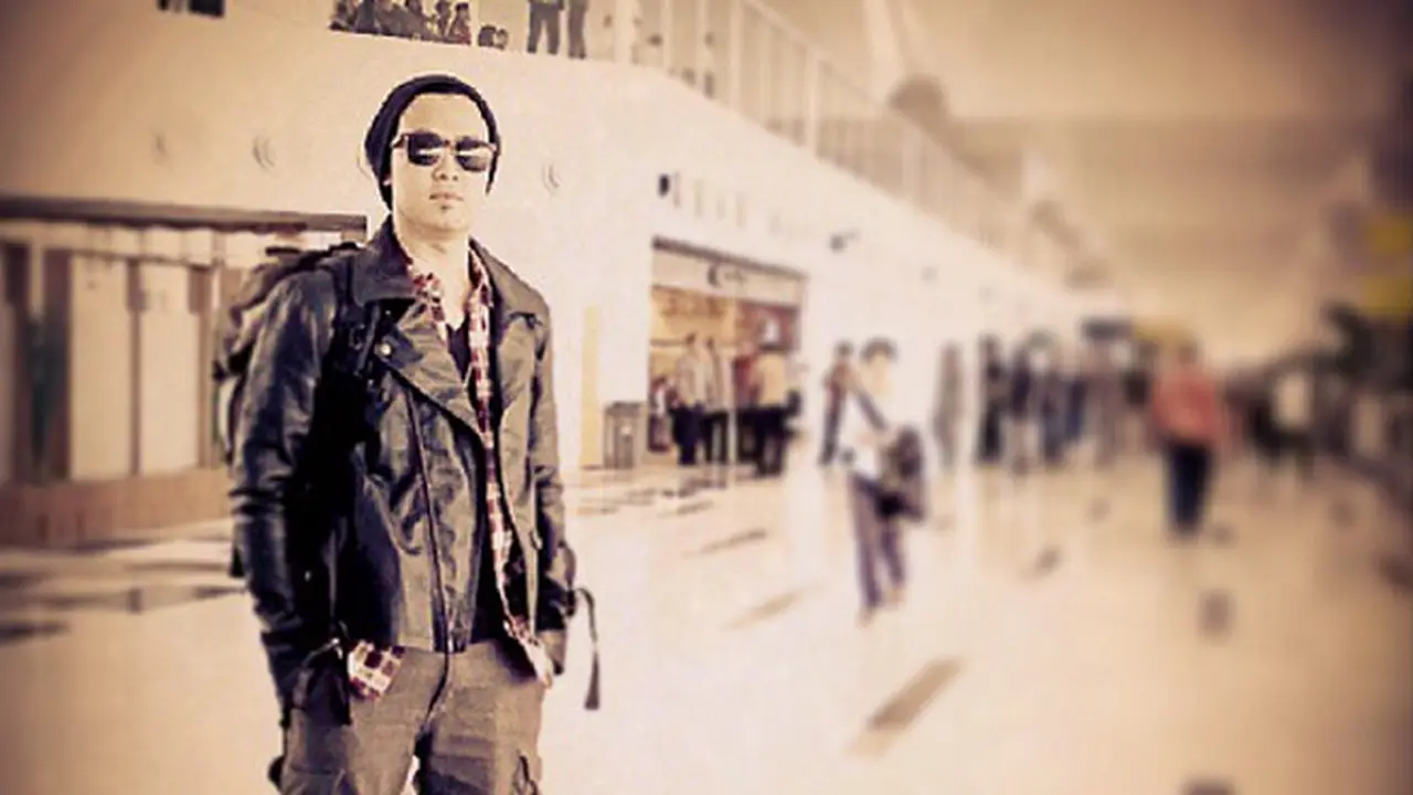 Dennis Lyla