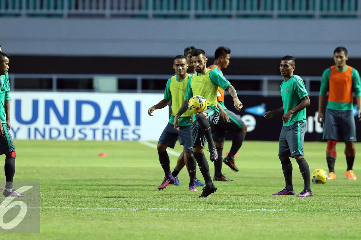 20161202-Timnas Indonesia Lakukan Uji Lapangan Resmi-Bogor- Helmi Fithriansyah