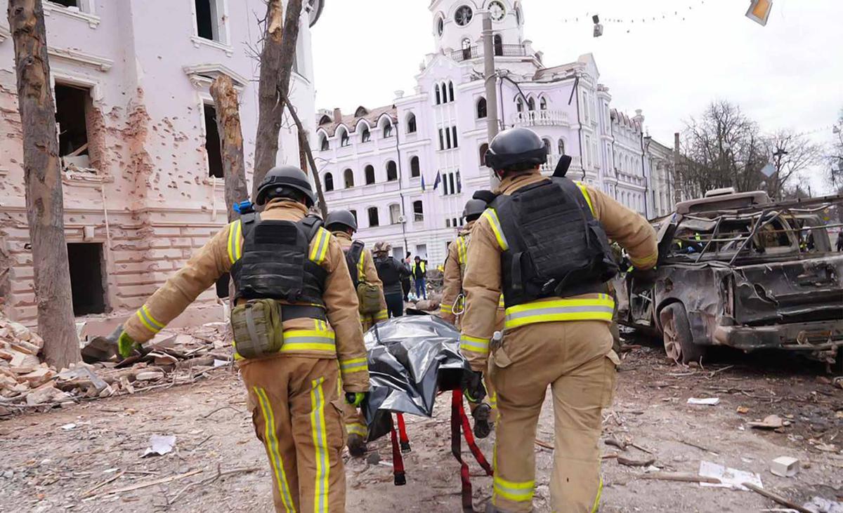 FOTO: Lebih dari 30 Orang Tewas Akibat Serangan Rudal Rusia di Kota Sumy, Ukraina