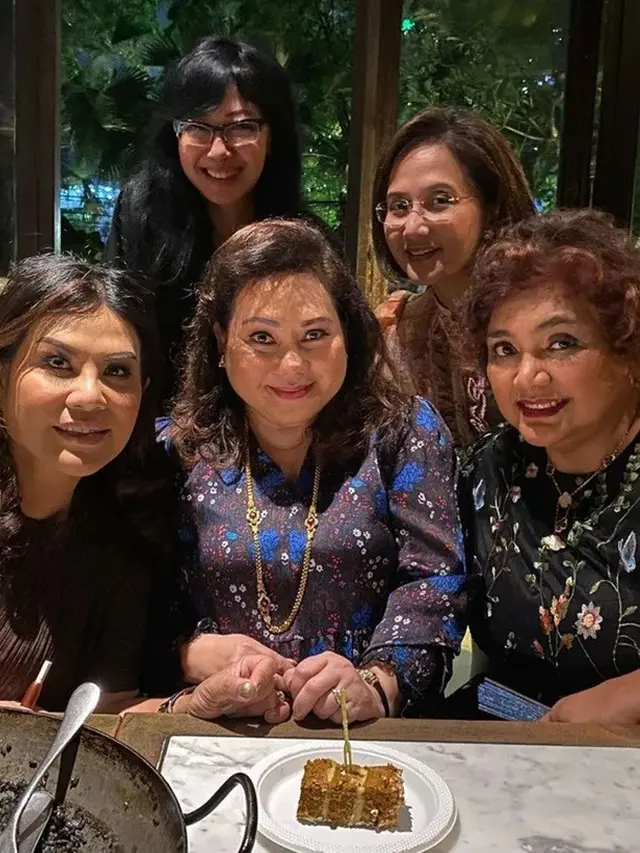Potret Terbaru Tri Hanurita Mantan Istri Irwan Mussry