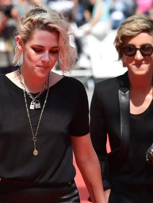 Meski hubungan Soko dan Kristen Stewart hanya hitungan bulan, namun sempat beredar kabar bahwa Kristen Stewart kembali mesra dengan mantan kekasihnya, Alicia Cargile. (AFP/Bintang.com)