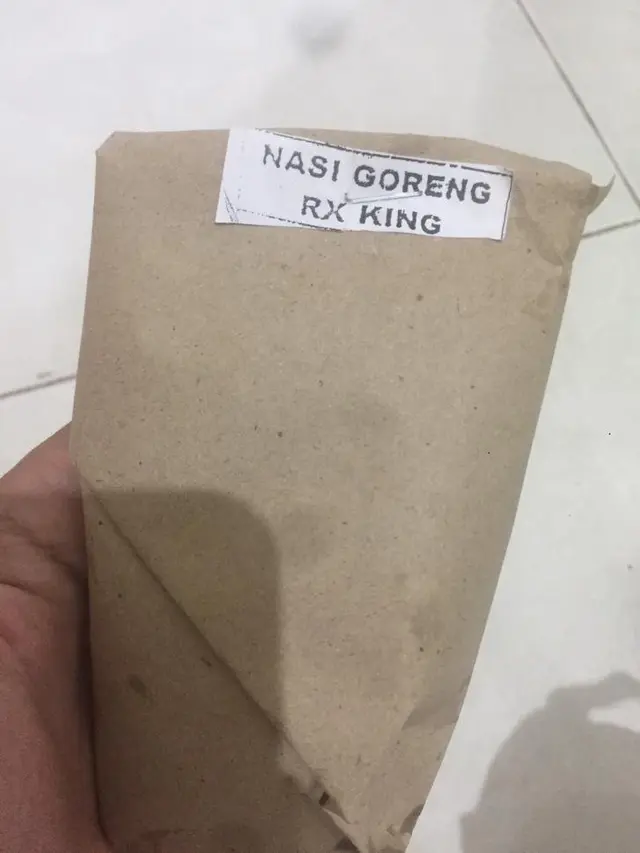 5 Tulisan Nyeleneh di Nasi Bungkus Ini Bikin Senyum Nyengir
