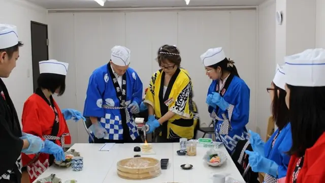 4. Sekolah Sushi